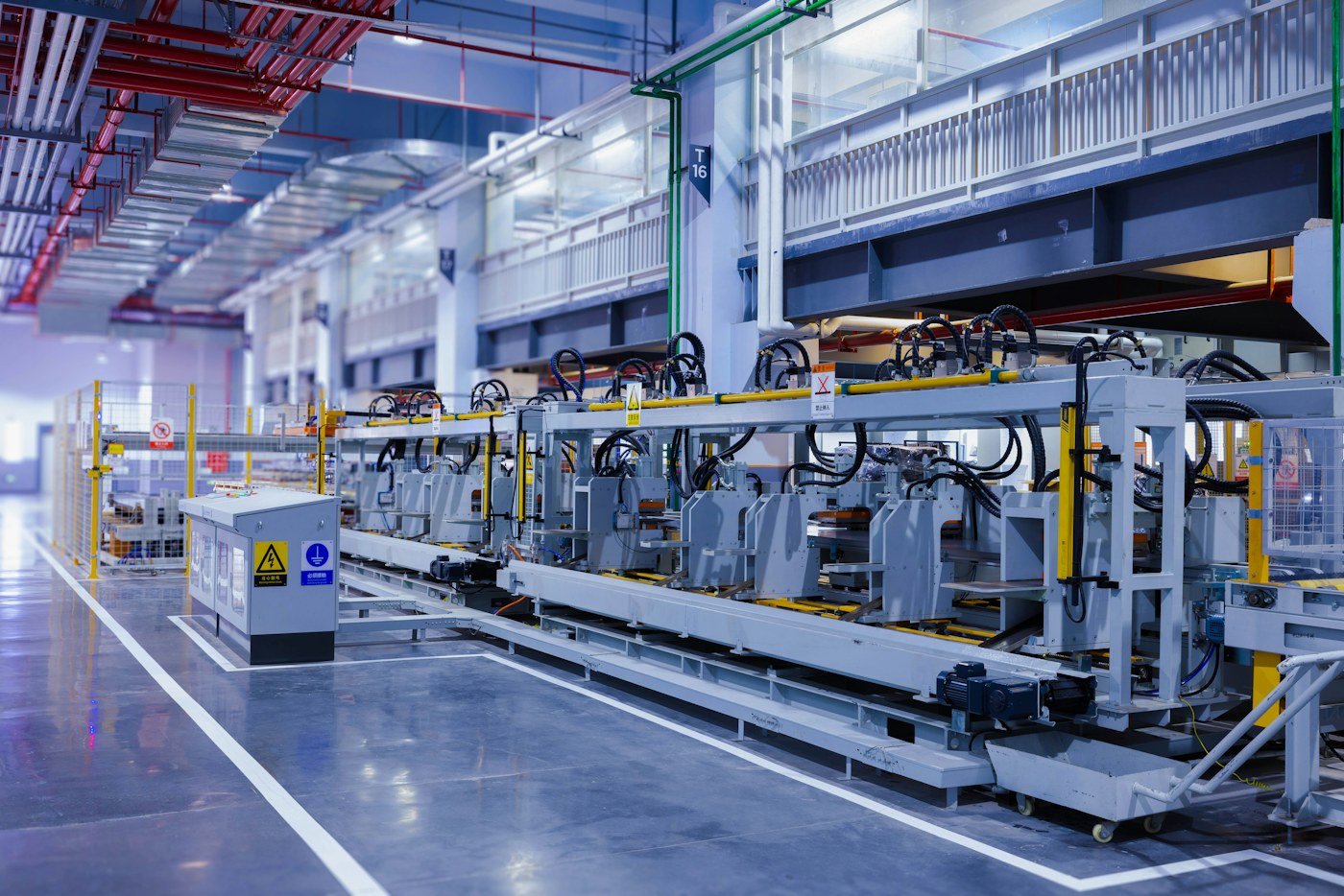 Moderne Maschine in einer Produktionsanlage